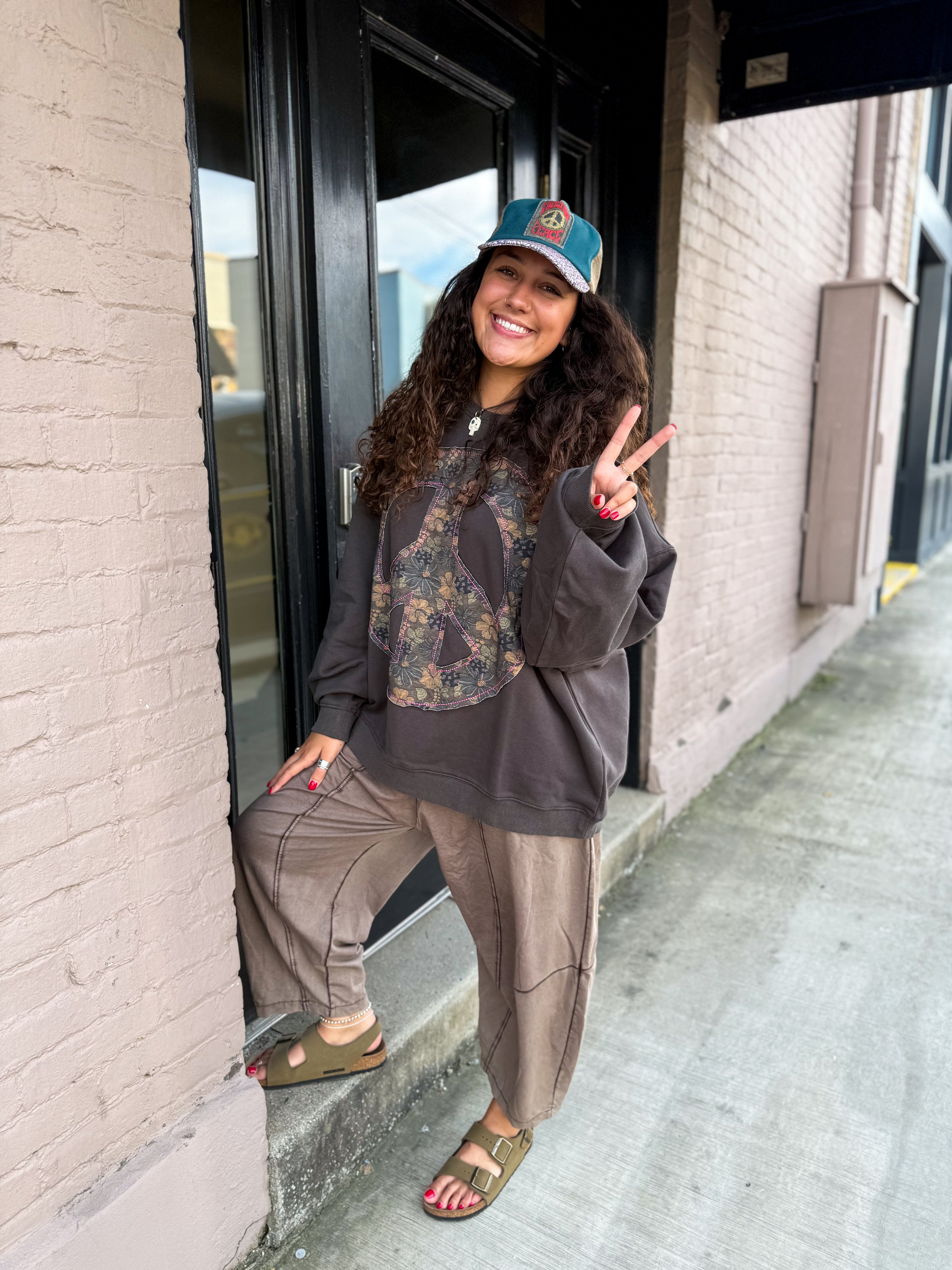 Applique Crewneck Brown Peace - Urban Mills Boutique
