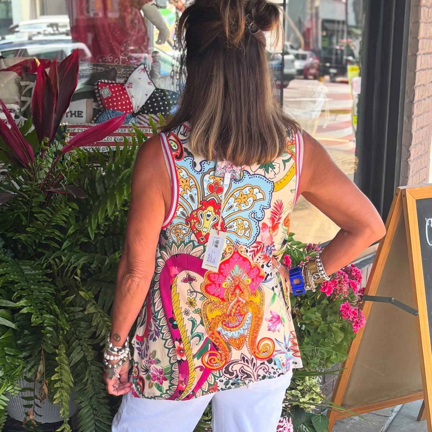 Janie V-Neck Tank - Urban Mills Boutique