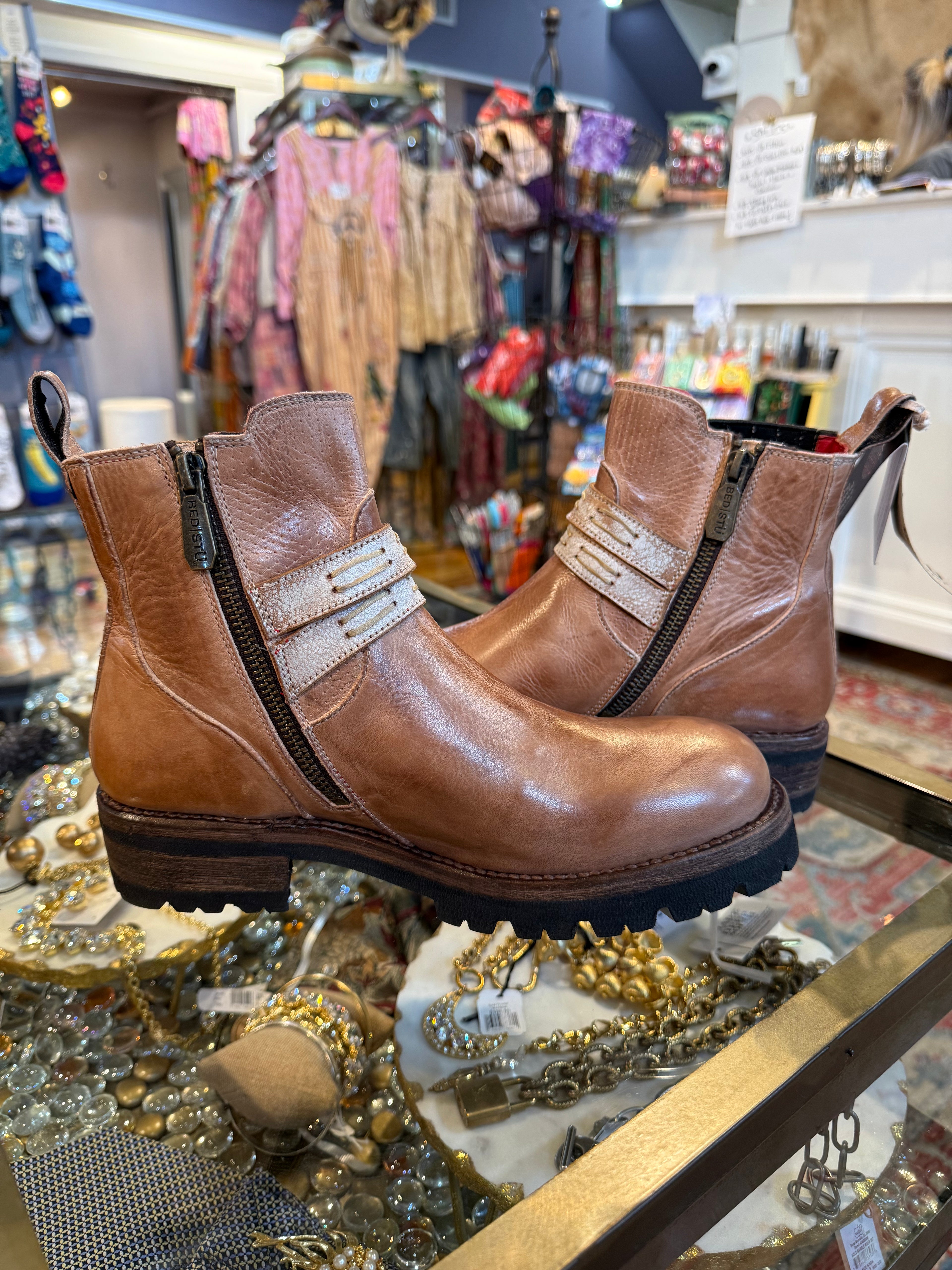 Daring- Tan Rustic/Nectar Lux - Urban Mills Boutique