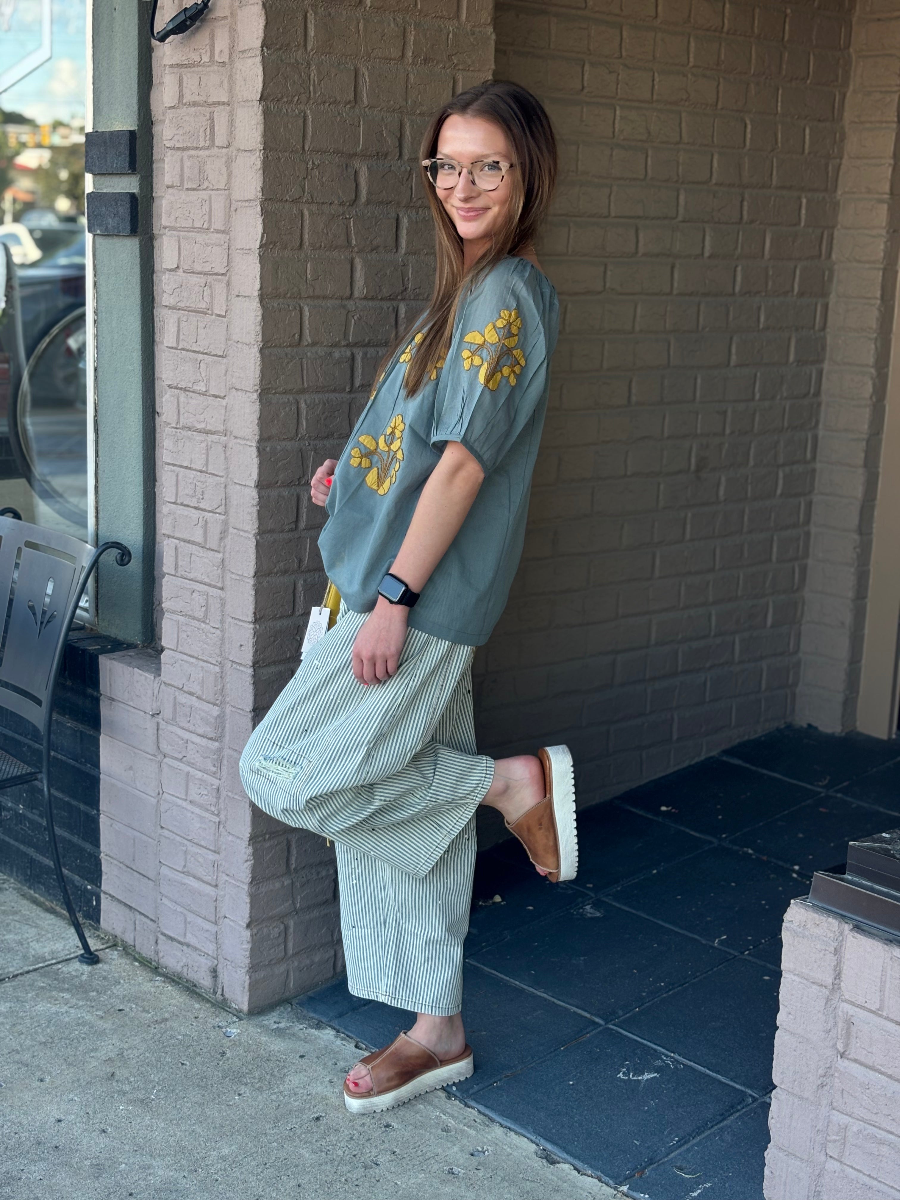 Applique Peasant Top - Urban Mills Boutique