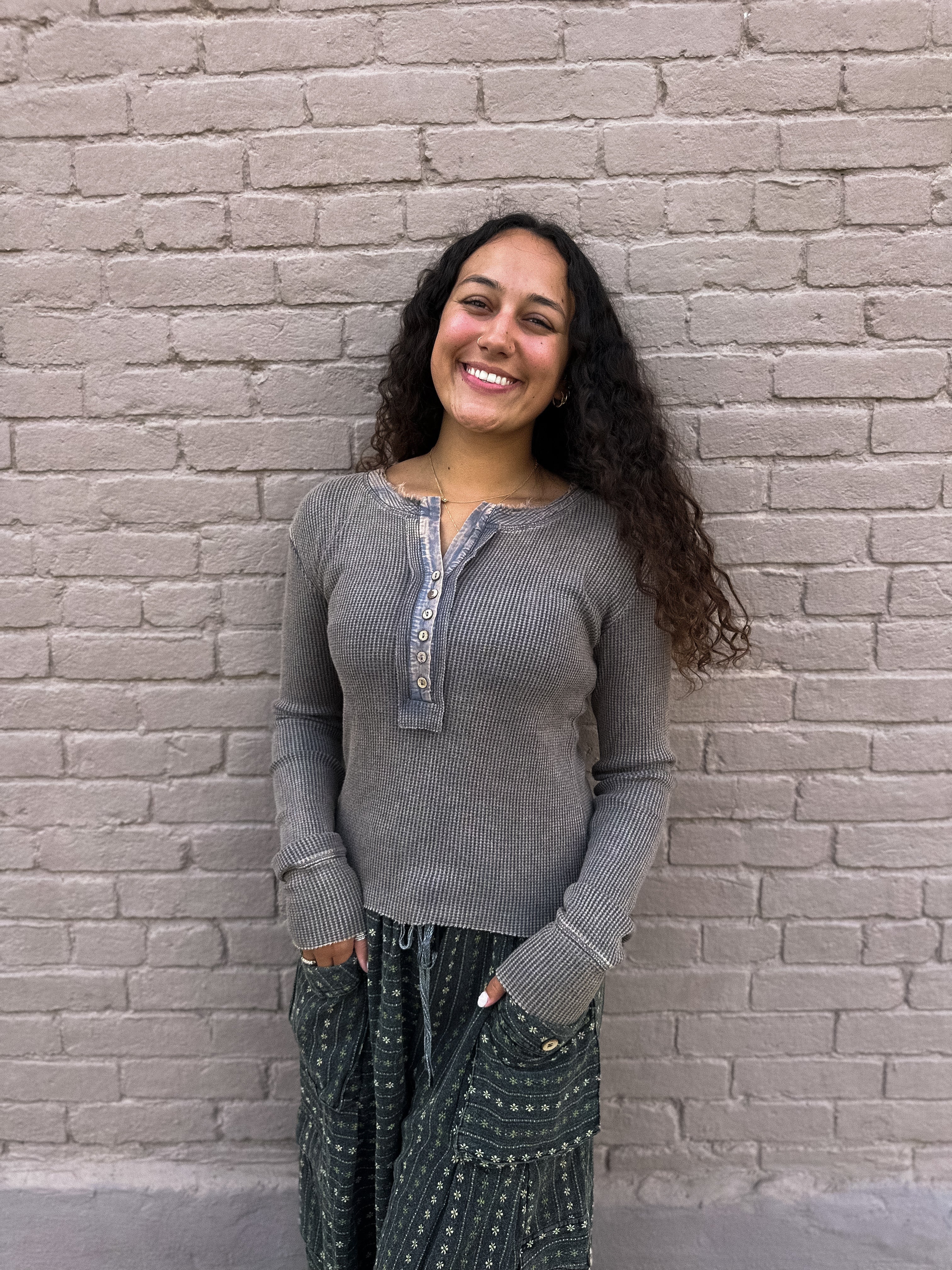 Mineral Washed Thermal Top - Charcoal - Urban Mills Boutique