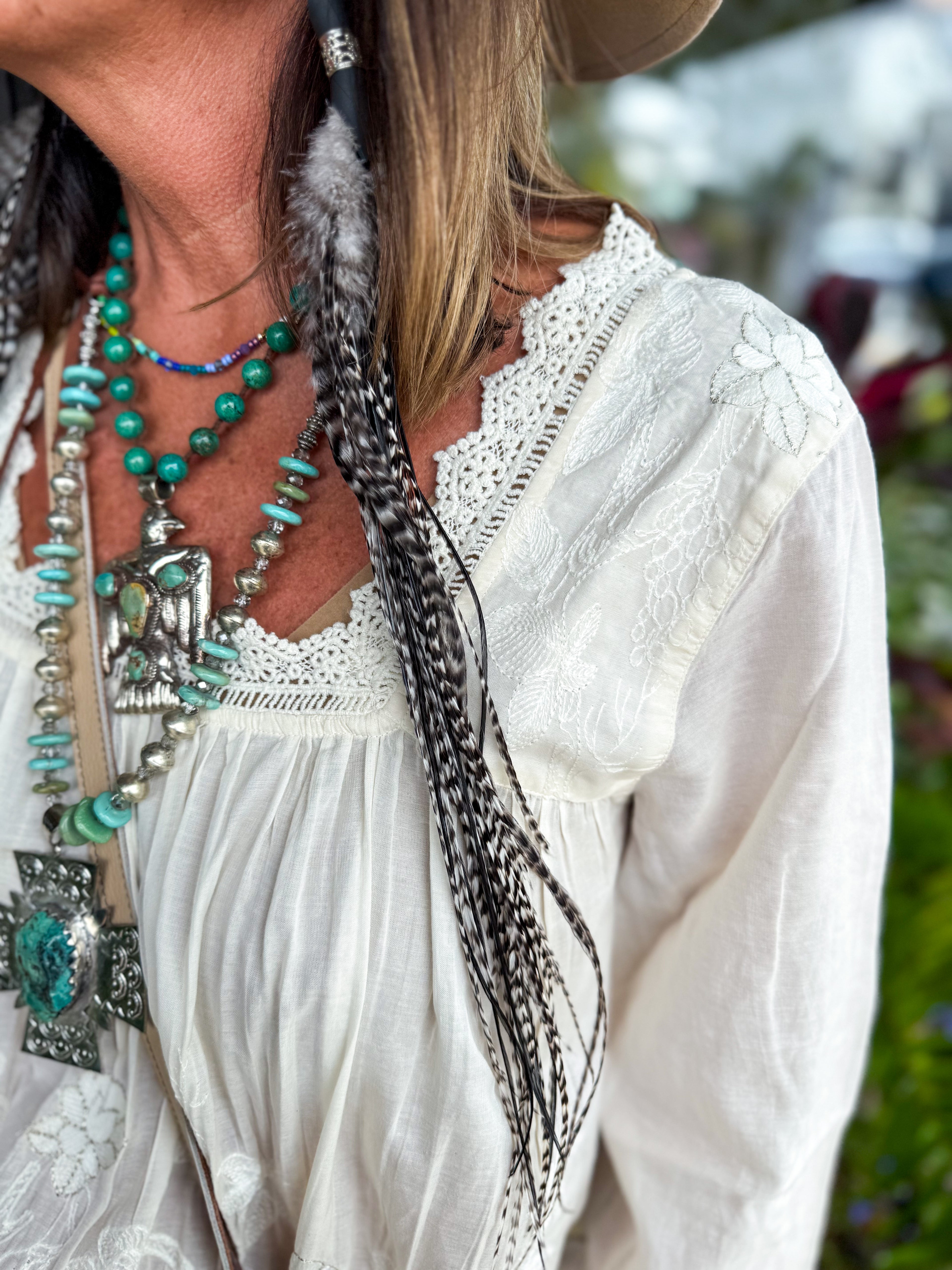 Feather Earrings BLK - Urban Mills Boutique